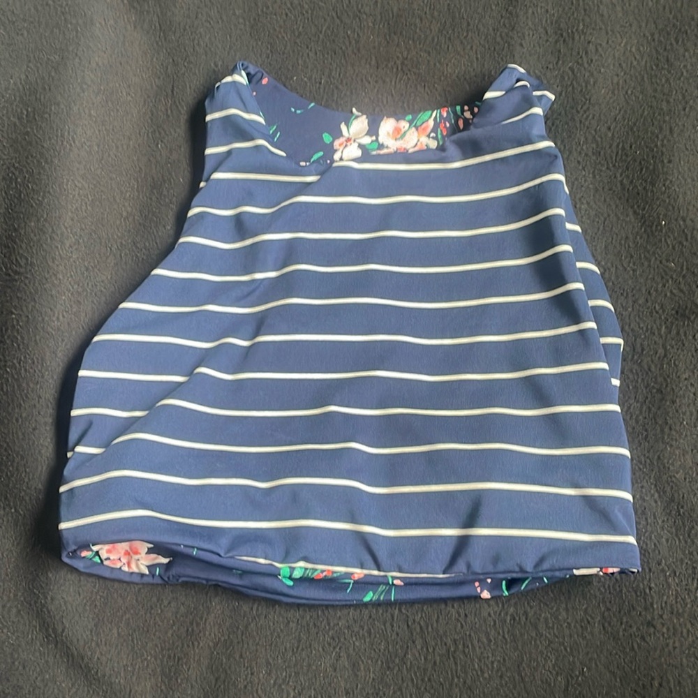 Reversible swimsuit top